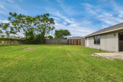 Villa ou maison à vendre à Deltona, Floride: 3 chambres, 145.02 m2 № 2431114 - photo 27