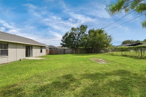 Villa ou maison à vendre à Deltona, Floride: 3 chambres, 145.02 m2 № 2431114 - photo 25