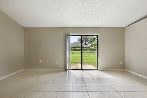 Villa ou maison à vendre à Deltona, Floride: 3 chambres, 145.02 m2 № 2431114 - photo 6