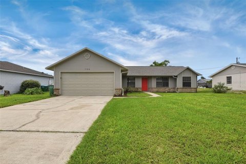 Villa ou maison à Deltona, Floride 3 chambres, 145.02 m2 № 2431114