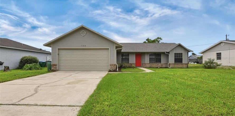 Villa ou maison à Deltona, Floride 3 chambres, 145.02 m2 № 2431114