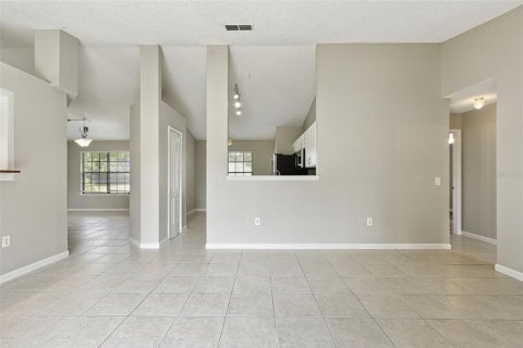Villa ou maison à vendre à Deltona, Floride: 3 chambres, 145.02 m2 № 2431114 - photo 8
