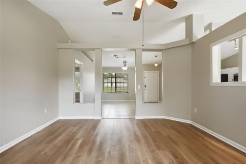 Villa ou maison à vendre à Deltona, Floride: 3 chambres, 145.02 m2 № 2431114 - photo 10