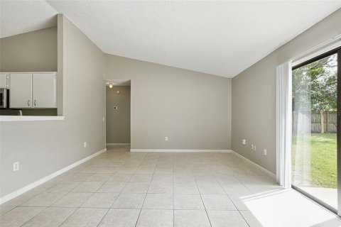 Villa ou maison à vendre à Deltona, Floride: 3 chambres, 145.02 m2 № 2431114 - photo 5