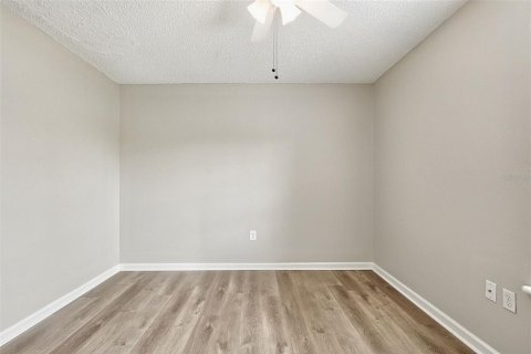 Villa ou maison à vendre à Deltona, Floride: 3 chambres, 145.02 m2 № 2431114 - photo 19