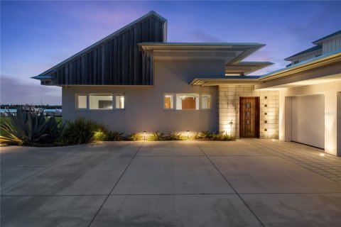 Casa en venta en New Smyrna Beach, Florida, 3 dormitorios, 201.13 m2 № 2112210 - foto 2