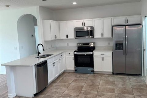 Villa ou maison à louer à Kissimmee, Floride: 3 chambres, 136.94 m2 № 2339290 - photo 4