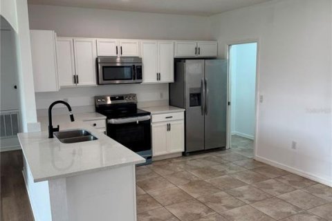 Villa ou maison à louer à Kissimmee, Floride: 3 chambres, 136.94 m2 № 2339290 - photo 5
