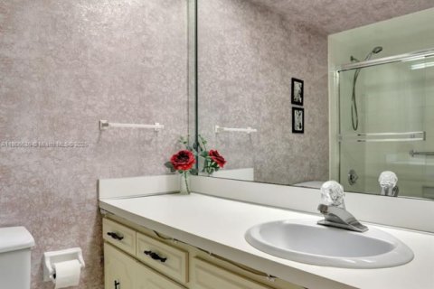Condo in Pompano Beach, Florida, 2 bedrooms  № 1755911 - photo 25