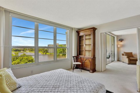 Condo in Pompano Beach, Florida, 2 bedrooms  № 1755911 - photo 15
