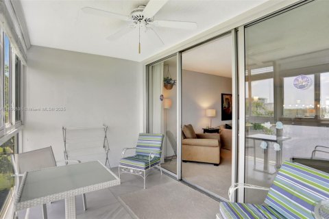 Condo in Pompano Beach, Florida, 2 bedrooms  № 1755911 - photo 28