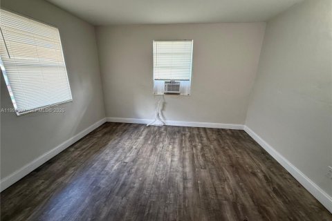 Villa ou maison à louer à Fort Lauderdale, Floride: 2 chambres, 72.84 m2 № 2059648 - photo 7