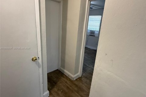 Villa ou maison à louer à Fort Lauderdale, Floride: 2 chambres, 72.84 m2 № 2059648 - photo 6