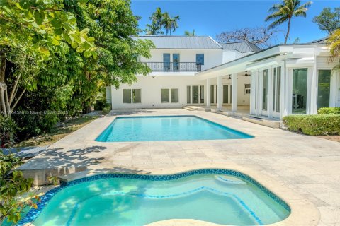 Купить виллу или дом в Пайнкрест, Флорида 6 спален, 448.25м2, № 1956597 - фото 4