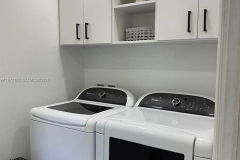 Casa en venta en Oakland Park, Florida, 3 dormitorios, 143.26 m2 № 2042108 - foto 15