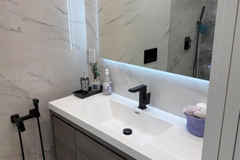 Casa en venta en Oakland Park, Florida, 3 dormitorios, 143.26 m2 № 2042108 - foto 27