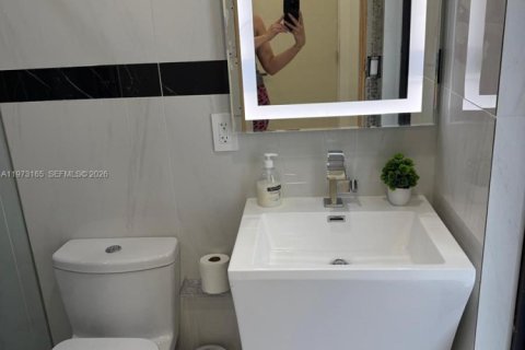 Casa en venta en Oakland Park, Florida, 3 dormitorios, 143.26 m2 № 2042108 - foto 19