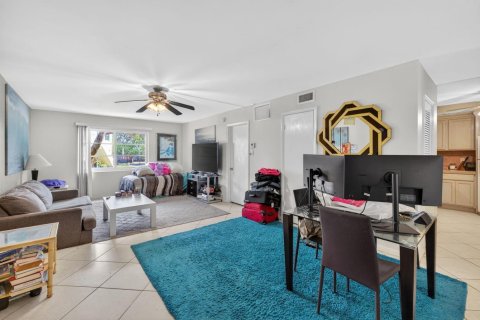 Condominio en venta en Wilton Manors, Florida, 1 dormitorio, 69.68 m2 № 2189751 - foto 4