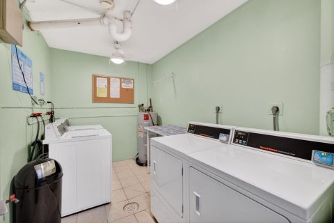 Condominio en venta en Wilton Manors, Florida, 1 dormitorio, 69.68 m2 № 2189751 - foto 24