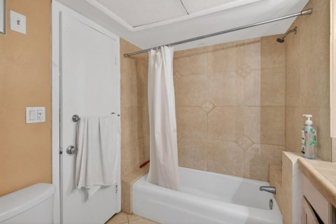 Condominio en venta en Wilton Manors, Florida, 1 dormitorio, 69.68 m2 № 2189751 - foto 23