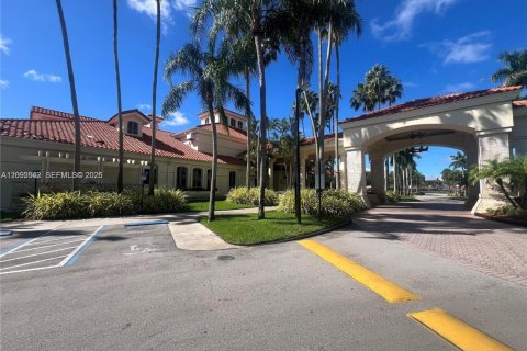 Condo in Doral, Florida, 3 bedrooms  № 2392116 - photo 14