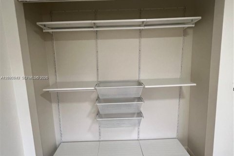 Condo in Doral, Florida, 3 bedrooms  № 2392116 - photo 6