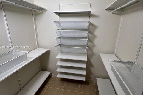 Condo in Doral, Florida, 3 bedrooms  № 2392116 - photo 4