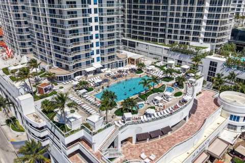 Condo in Fort Lauderdale, Florida, 1 bedroom № 2187429