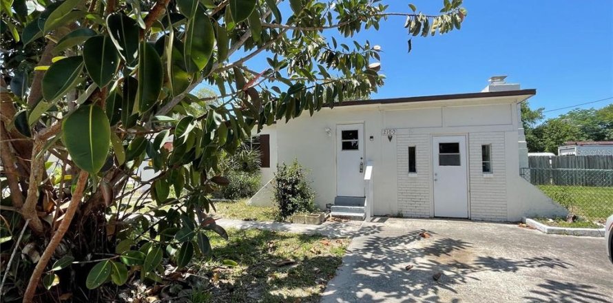 Casa en Saint Petersburg, Florida 2 dormitorios, 102.01 m2 № 1873363