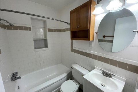 Villa ou maison à louer à Saint Petersburg, Floride: 2 chambres, 102.01 m2 № 1873363 - photo 13