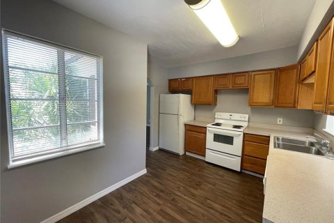 Villa ou maison à louer à Saint Petersburg, Floride: 2 chambres, 102.01 m2 № 1873363 - photo 2