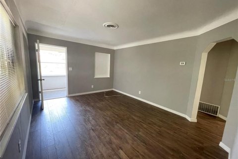 Villa ou maison à louer à Saint Petersburg, Floride: 2 chambres, 102.01 m2 № 1873363 - photo 4