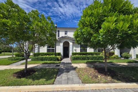 Купить таунхаус в Хомстед, Флорида 3 спальни, 123.37м2, № 1956193 - фото 1