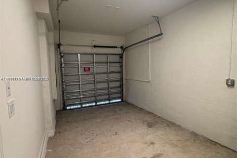 Снять в аренду таунхаус в Хомстед, Флорида 3 спальни, № 1963934 - фото 9