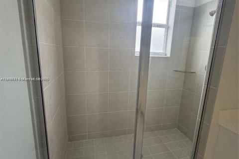 Снять в аренду таунхаус в Хомстед, Флорида 3 спальни, № 1963934 - фото 8