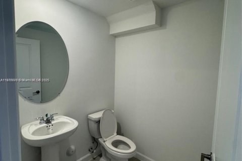 Снять в аренду таунхаус в Хомстед, Флорида 3 спальни, № 1963934 - фото 6