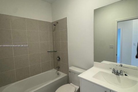 Снять в аренду таунхаус в Хомстед, Флорида 3 спальни, № 1963934 - фото 7