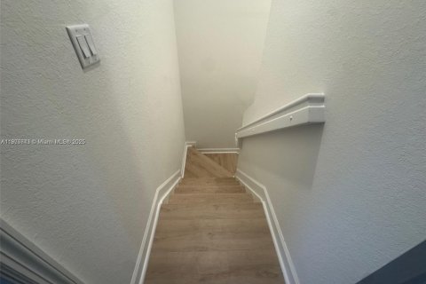 Снять в аренду таунхаус в Хомстед, Флорида 3 спальни, № 1963934 - фото 2