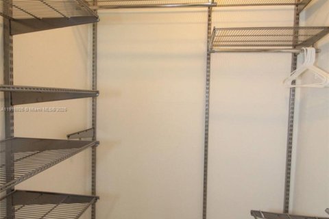 Apartment in Hollywood, Florida 2 bedrooms, 85.75 sq.m. № 1973702 - photo 11