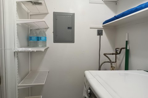 Apartment in Hollywood, Florida 2 bedrooms, 85.75 sq.m. № 1973702 - photo 13