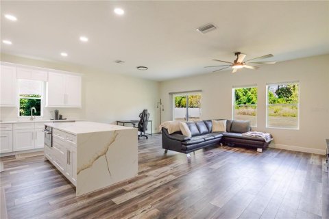 Villa ou maison à vendre à Seffner, Floride: 3 chambres, 145.21 m2 № 2141977 - photo 7