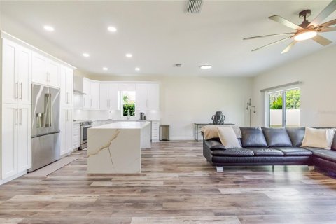 Villa ou maison à vendre à Seffner, Floride: 3 chambres, 145.21 m2 № 2141977 - photo 6