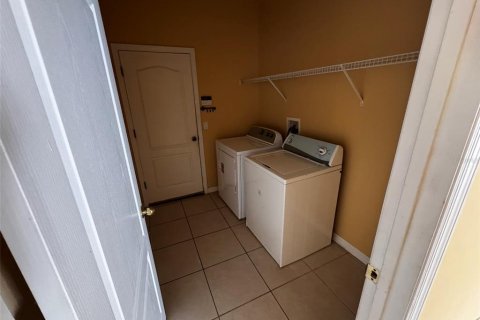 House in Kissimmee, Florida 3 bedrooms, 169.27 sq.m. № 2219169 - photo 7