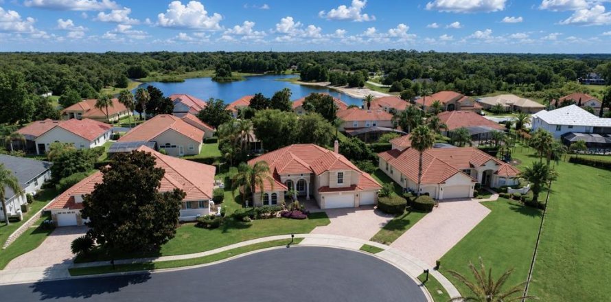 House in Longwood, Florida 4 bedrooms, 279.54 sq.m. № 2235551