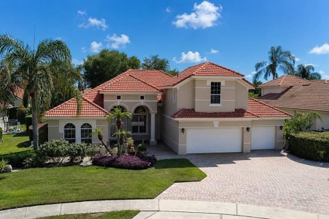 House in Longwood, Florida 4 bedrooms, 279.54 sq.m. № 2235551 - photo 2