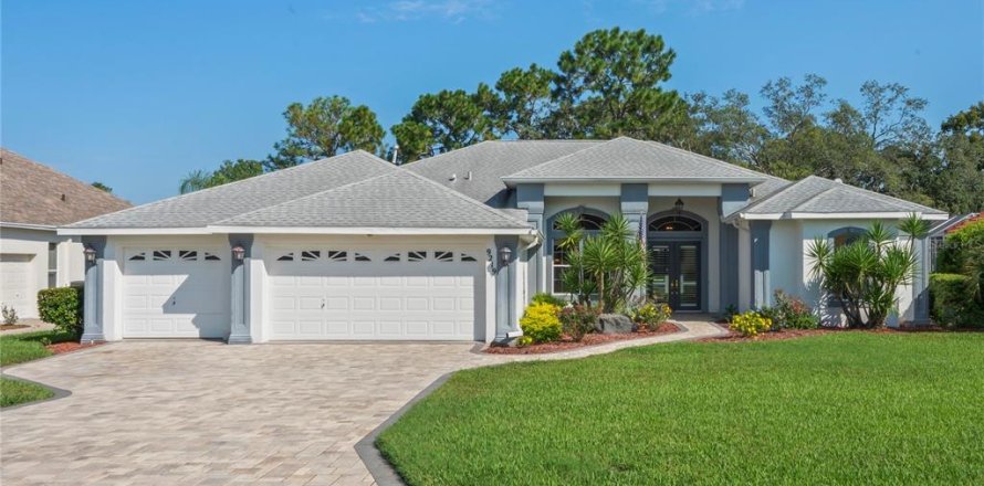 Casa en Weeki Wachee, Florida 3 dormitorios, 235.23 m2 № 1900157