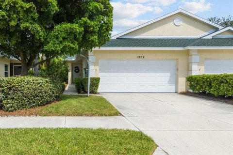 House in Venice, Florida 2 bedrooms, 99.96 sq.m. № 2316718