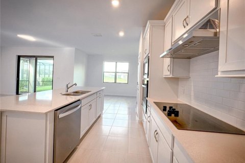House in Bradenton, Florida 5 bedrooms, 242.94 sq.m. № 1510352 - photo 8