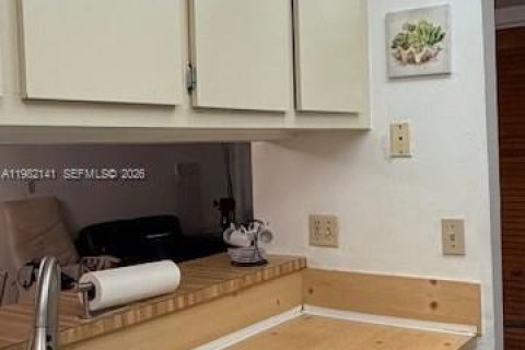 Снять в аренду кондоминиум в Майами, Флорида 2 спальни, 76.83м2, № 2049326 - фото 2