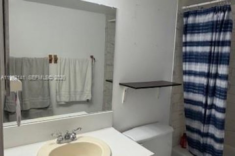 Снять в аренду кондоминиум в Майами, Флорида 2 спальни, 76.83м2, № 2049326 - фото 7